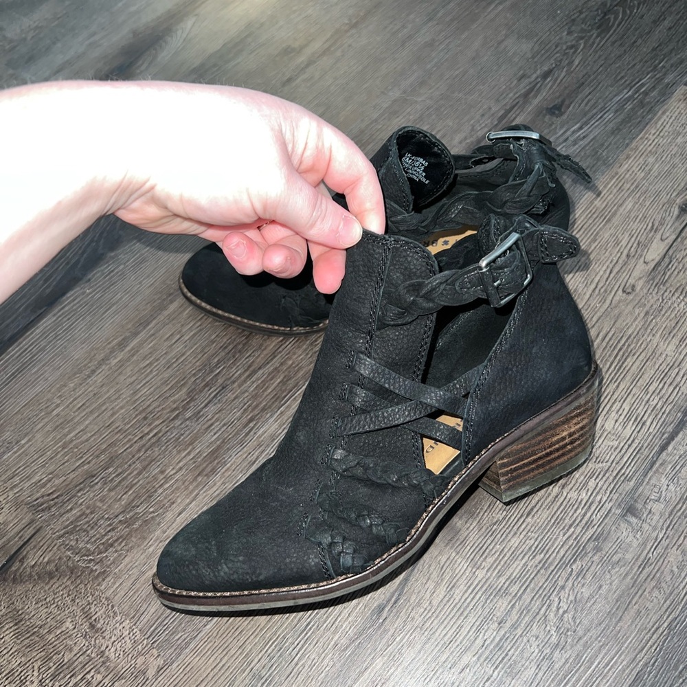 Lucky Brand Suede Black Buckle Boots Size 6